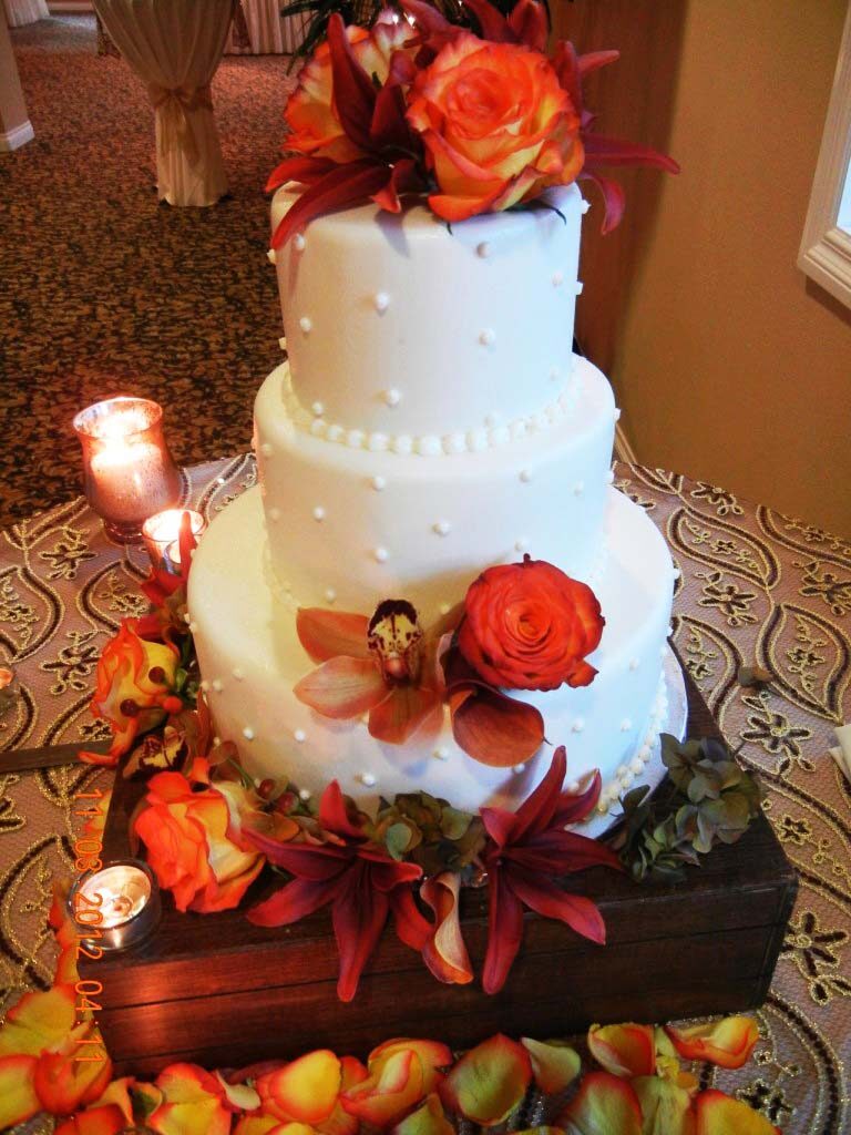 Wedding Cakes by Creative Cakes | The Villa